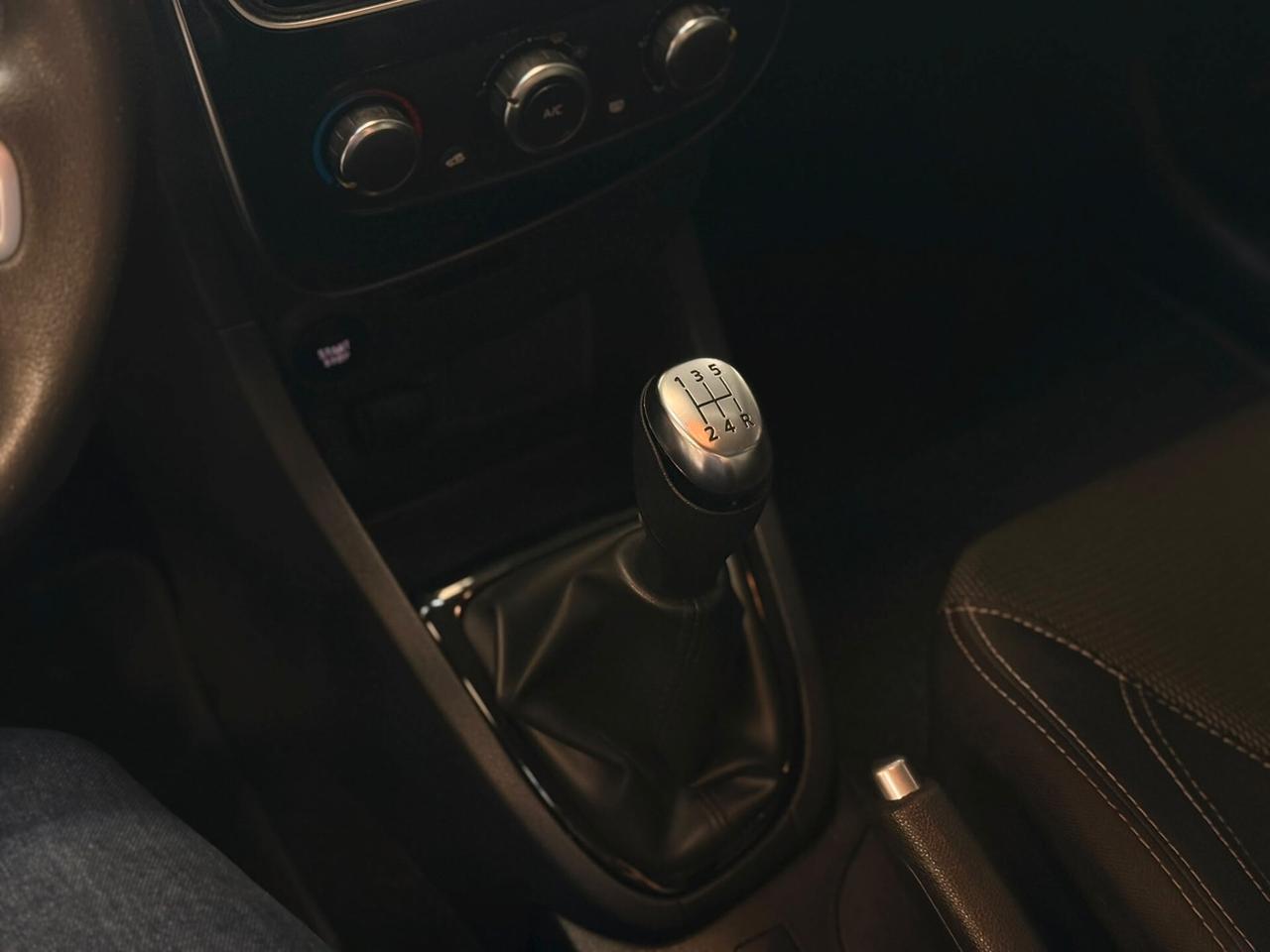 Renault Clio dCi 8V 90 CV 5 porte Moschino Intens