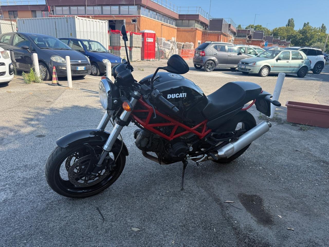 Ducati Monster 696