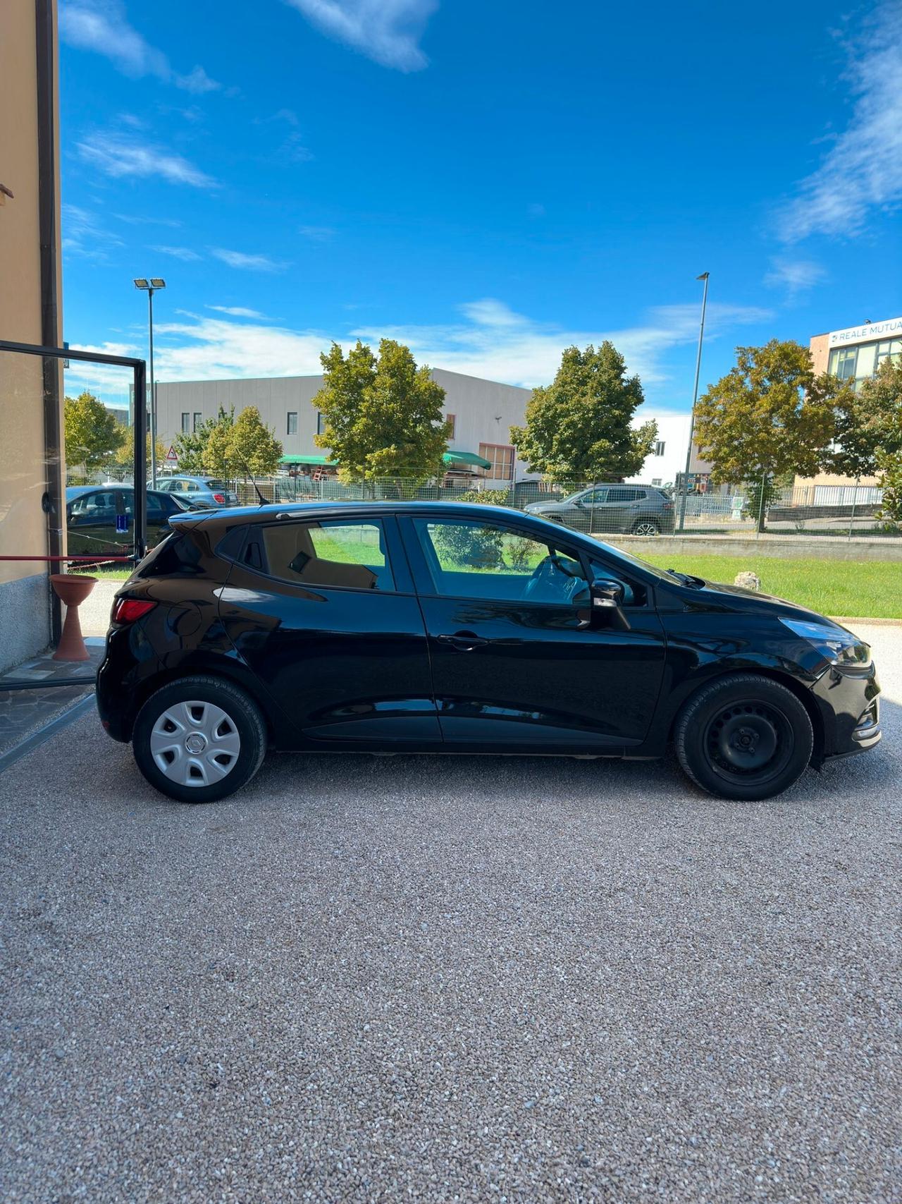 Renault Clio 1.2 75CV 5 porte Life NEOPATENTATI