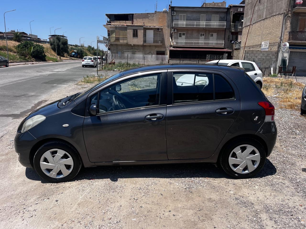 Toyota Yaris 1.0 benzina clima 5porte