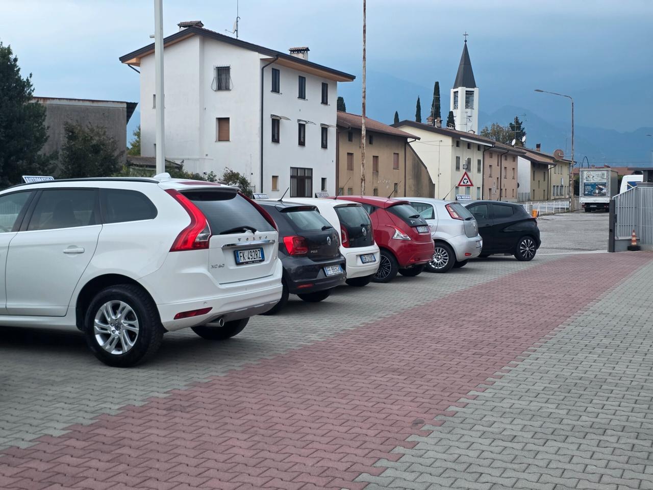 Mitsubishi L200 Autocarro preparata e garantito 12 mesi