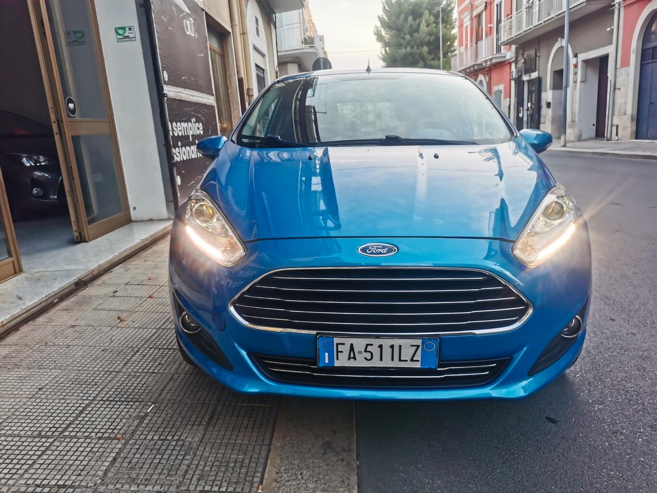 Ford Fiesta 1.4 5p. Bz.- GPL Titanium navi led full