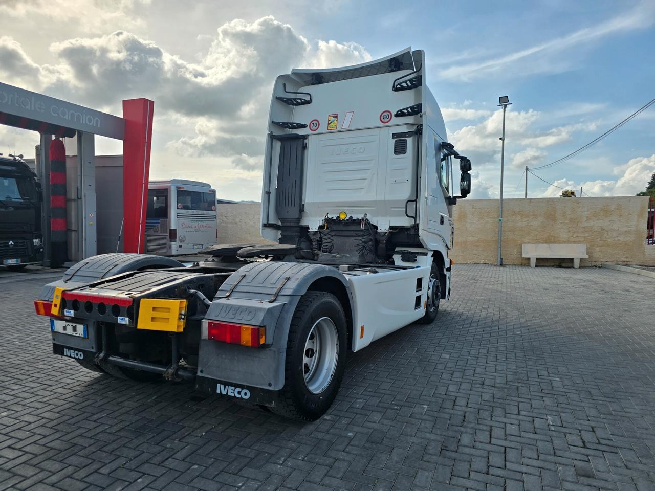 IVECO STRALIS HI-WAY 460 2017