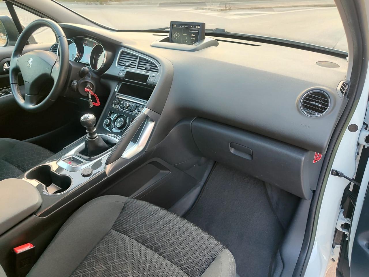 Peugeot 3008 1.6 HDi 115CV Active!!