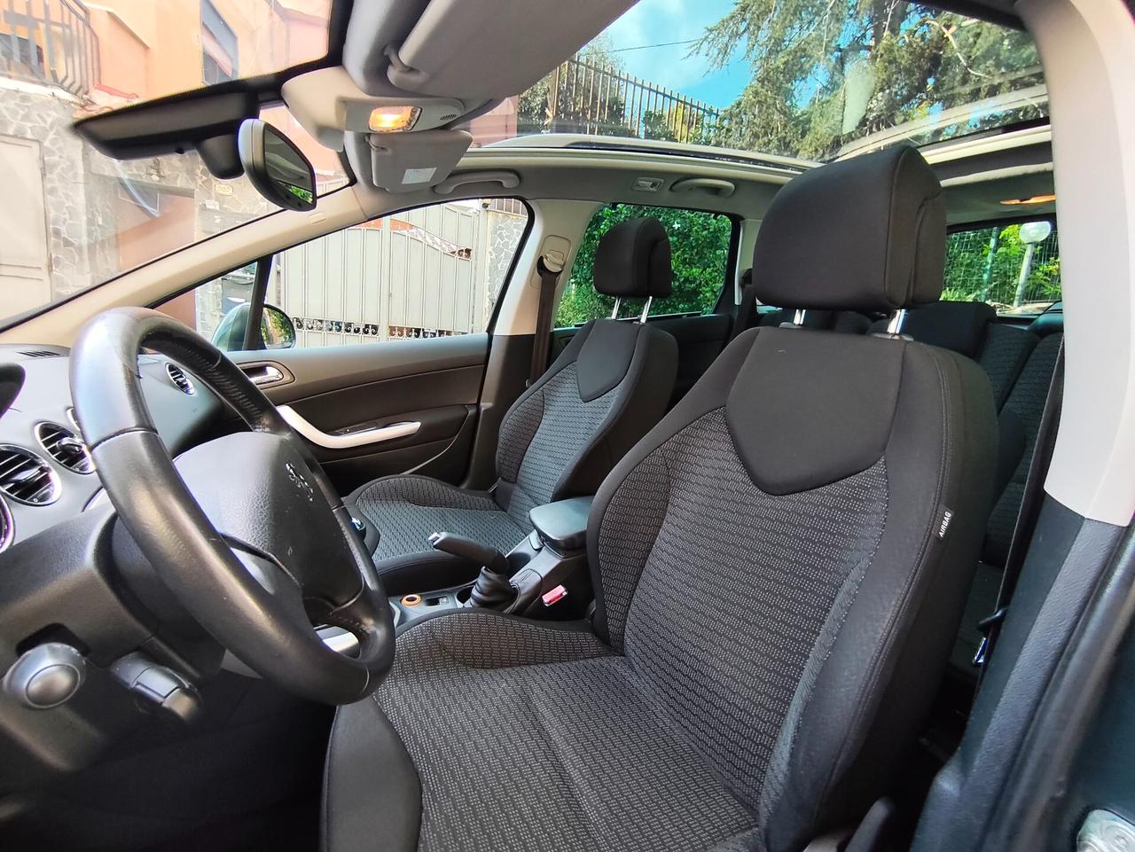 Peugeot 308 1.6 HDi 110CV SW Ciel Féline