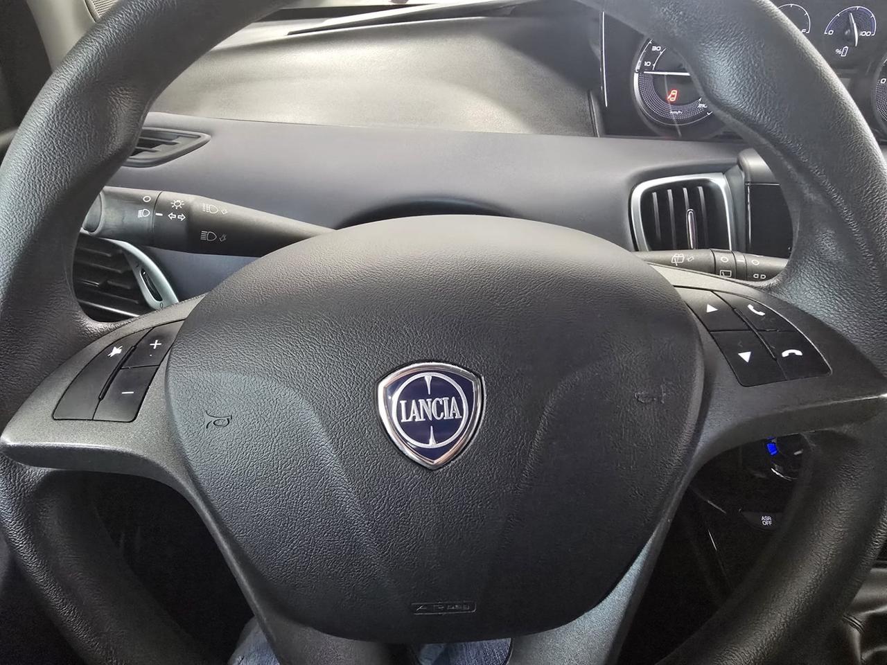 Lancia Ypsilon 1.0 Hybrid 70cv anno 2024 km 68000
