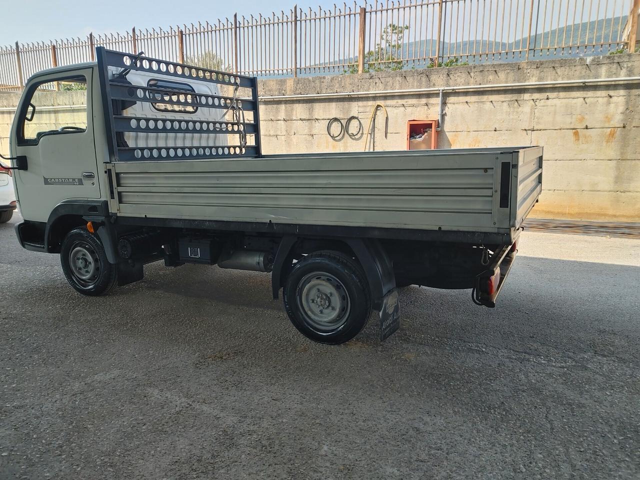 Nissan Cabstar 3.0 3posti cassone fisso