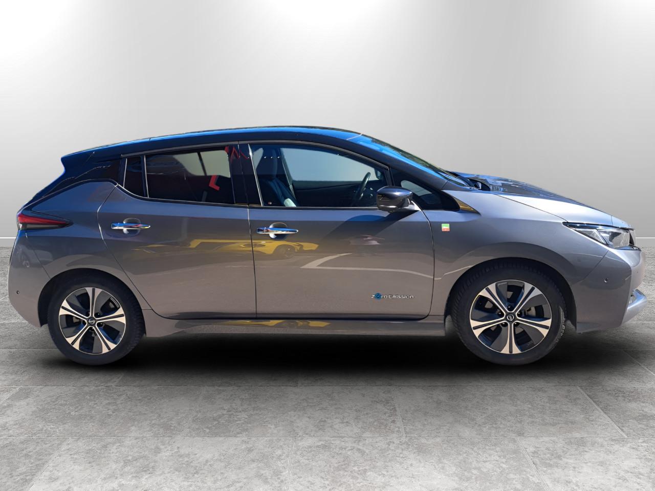 NISSAN LEAF 40KWH TEKNA