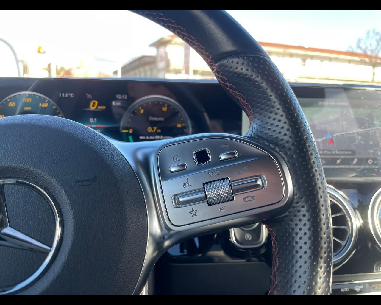 Mercedes-Benz GLA (H247) - GLA 200 d Automatic Premium