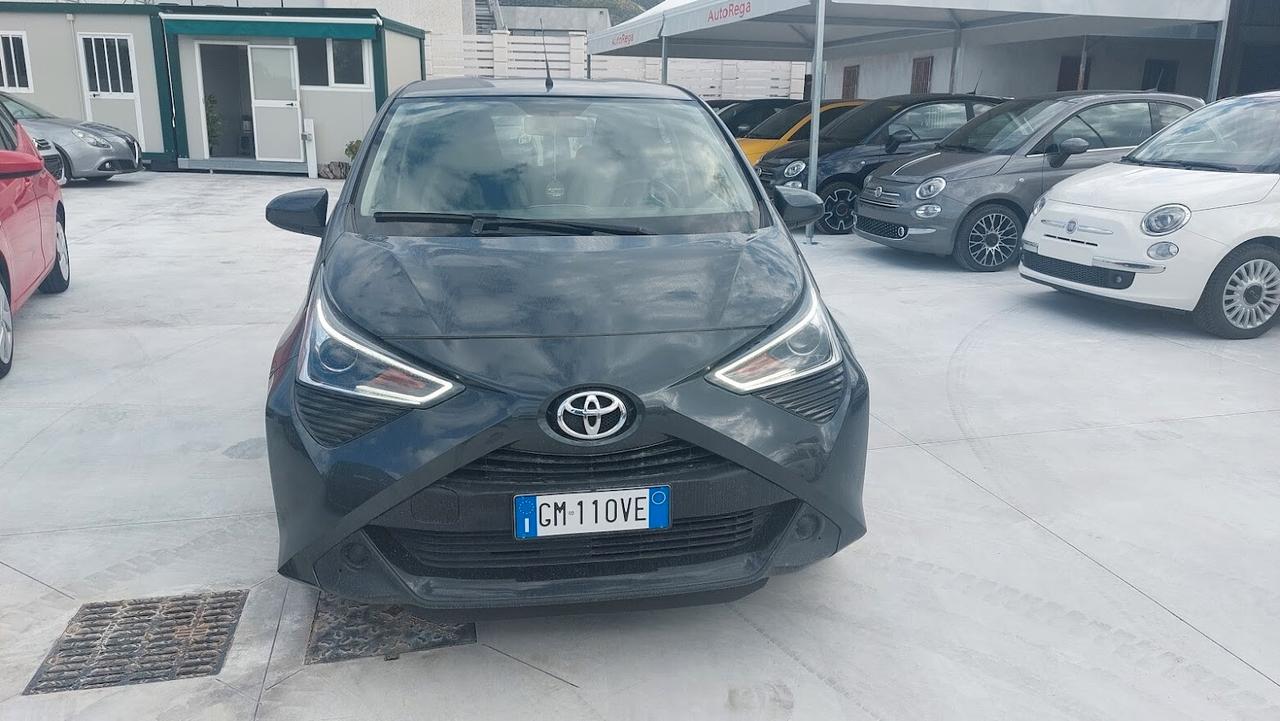 Toyota Aygo Connect 1.0 VVT-i 72 CV 5 porte 2021