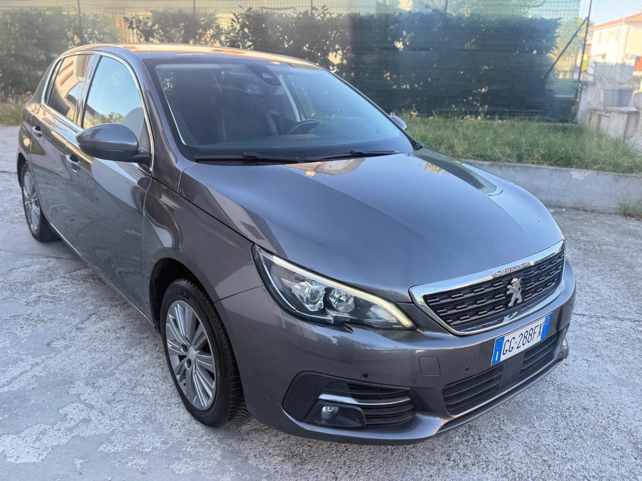 Peugeot 308 1.2 Turbo Benzina POCHI KM 2021 NEOPAT