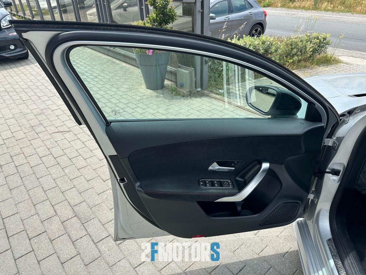 Mercedes-benz A 180 Automatic Premium Night edition