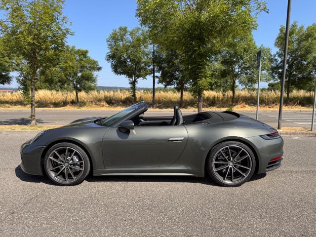 PORSCHE 992 Carrera 4 Cabriolet AVENTURINE MET.