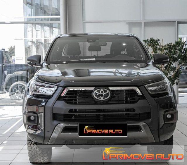 TOYOTA Hilux 2.8 D-4D A/T 4WD 4 porte Double Cab Invincible