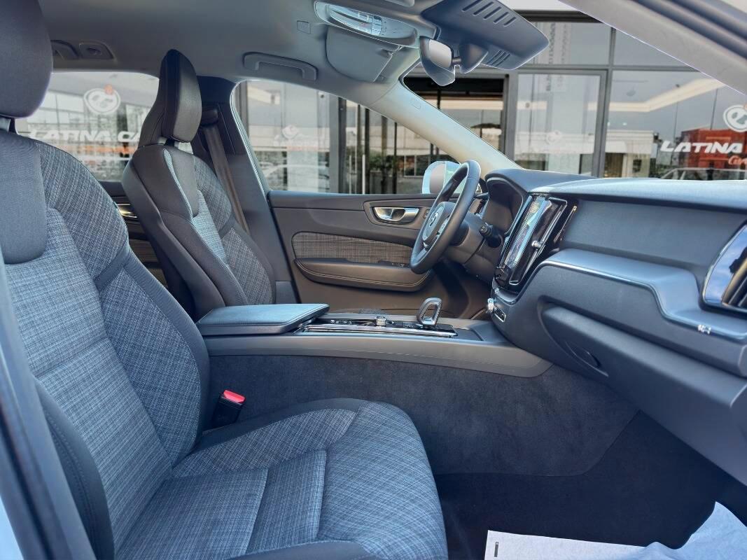 Volvo XC60 2.0 b4 Core auto Con TELECAMERA & VIRTUAL COCKPIT