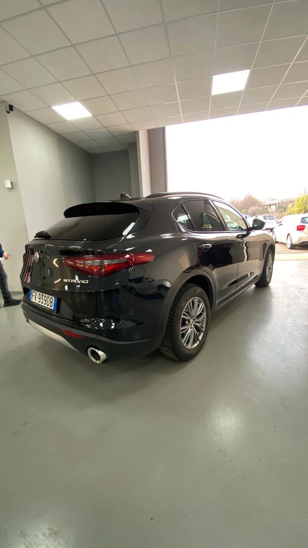 Alfa Romeo Stelvio 2.2 Turbodiesel 210 CV AT8 Q4 Executive