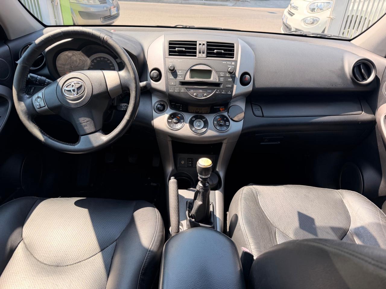 Toyota RAV 4 RAV4 2.2 D-4D 177 CV Luxury 4x4 PERFETTA!!!