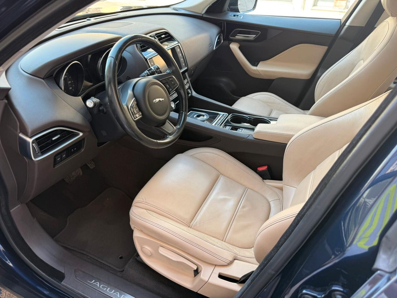 Jaguar F-Pace 2.0 D 180 CV Prestige