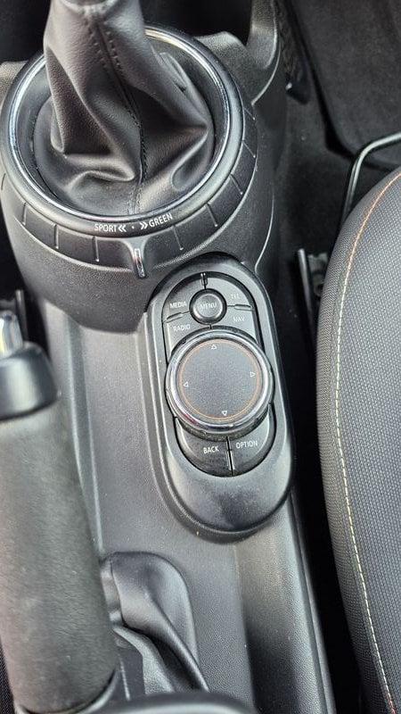 MINI Mini Cooper D LED NAVI HARMAN KARDON PDC