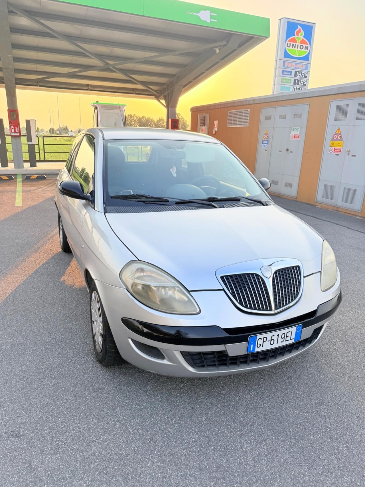 Lancia Ypsilon 1.2 Oro Plus