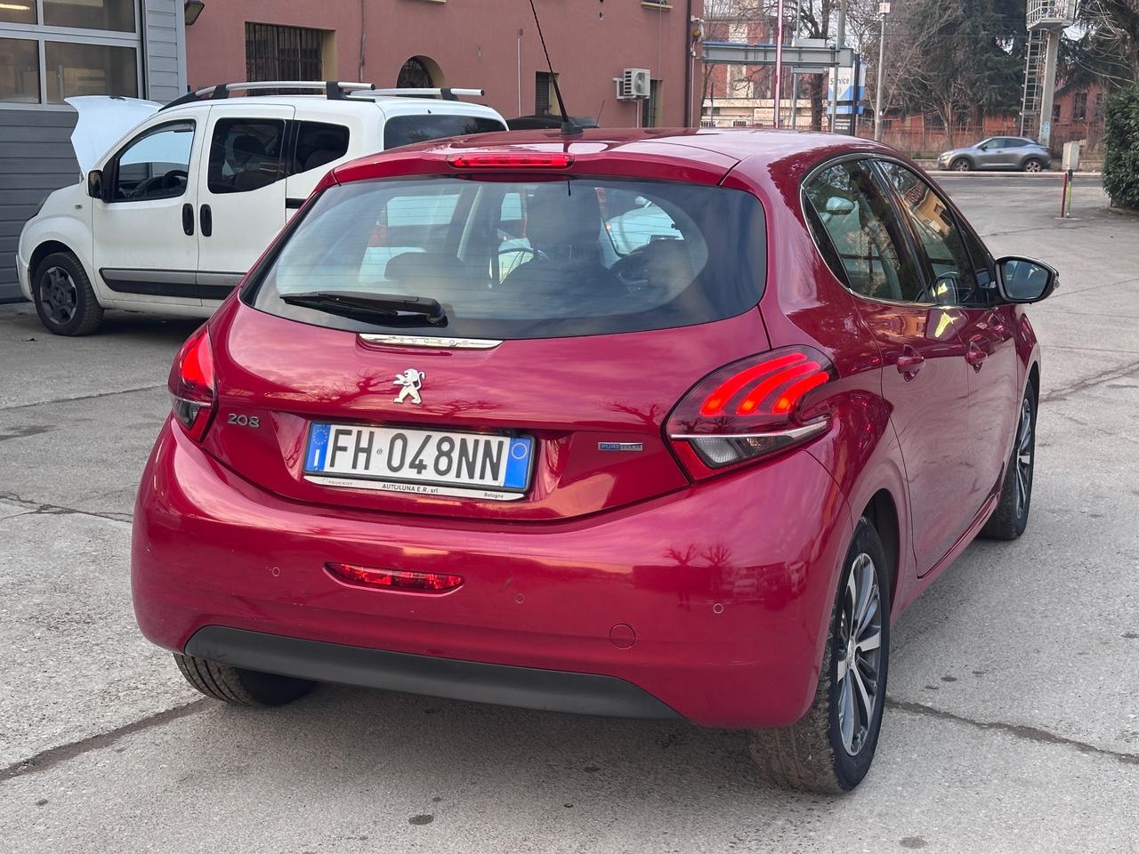 Peugeot 208 PureTech 82 5 porte Allure solo 150mila km