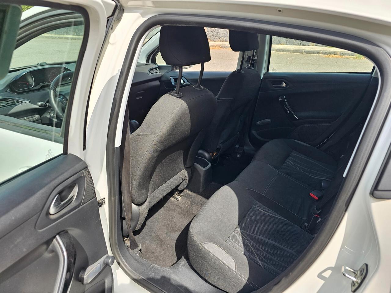 Peugeot 208 1.4 HDi 68 CV 5 porte Active