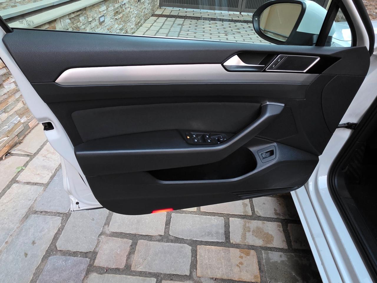 Volkswagen Passat Variant 2.0 TDI DSG Executive BlueMotion Tech.