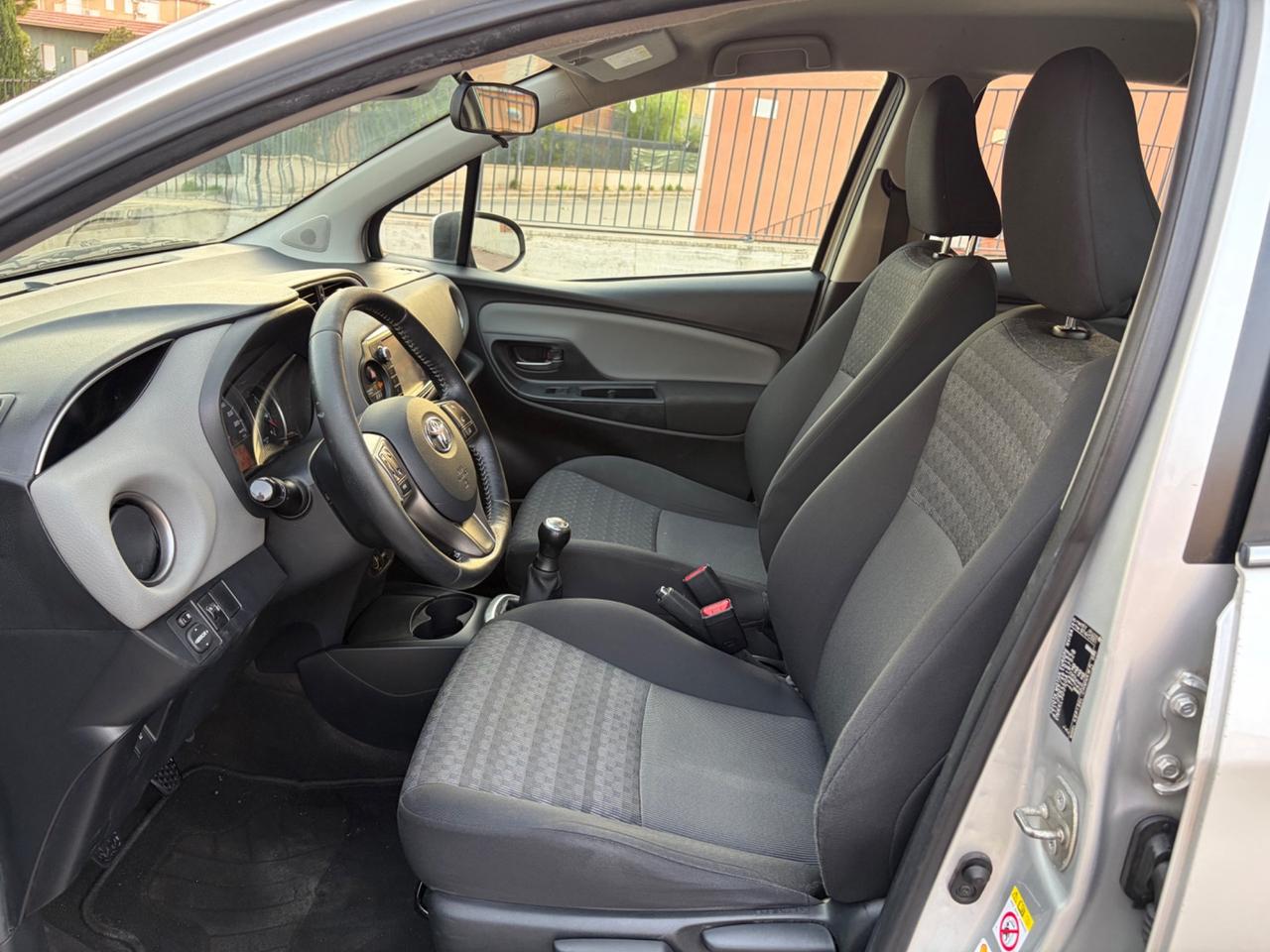 Toyota Yaris 1.0 benz ideale per neopatentati