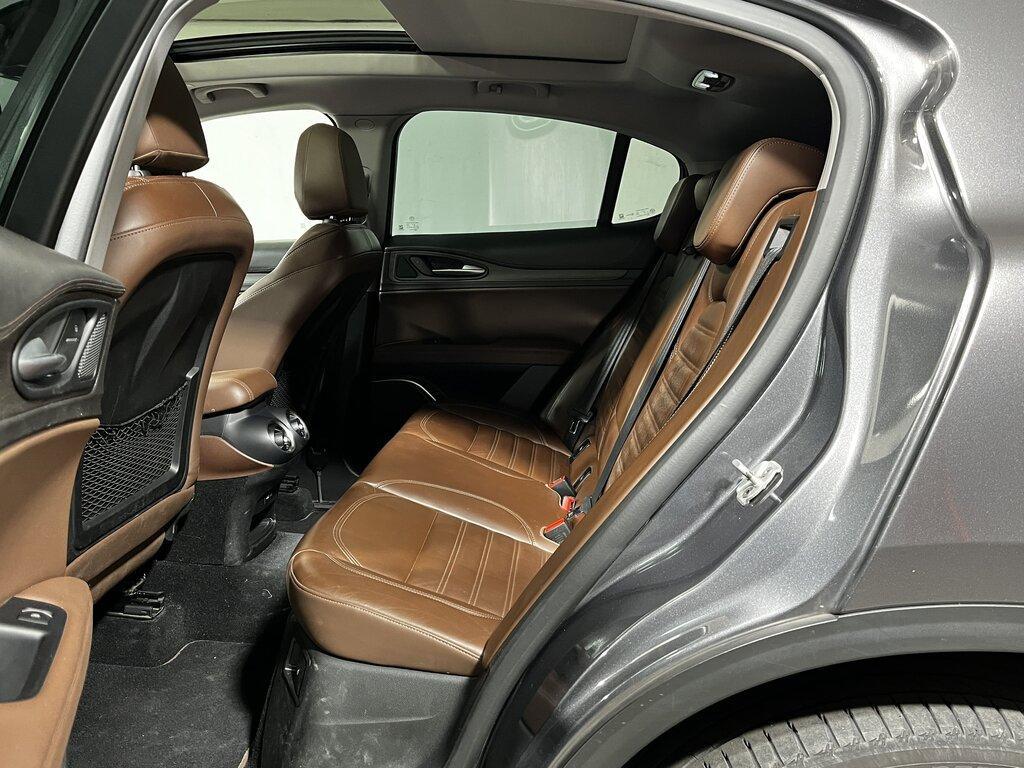 Alfa Romeo Stelvio 2.2 t Business Q4 210cv auto my19