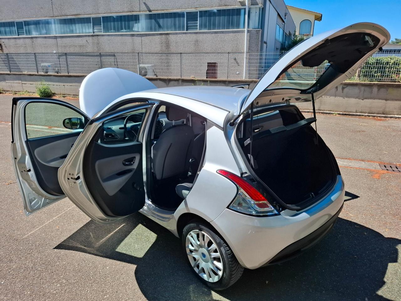 Lancia Ypsilon 1.2 69 CV 5 porte S&S Platinum