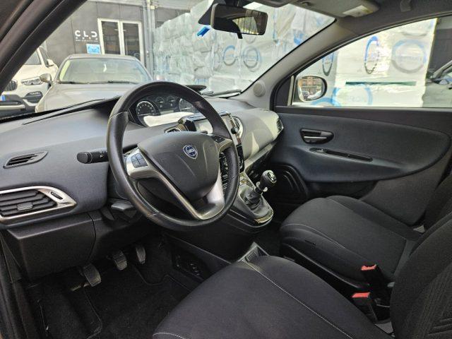 LANCIA Ypsilon 1.0 FireFly 5 porte S&S Hybrid Ecochic Silver