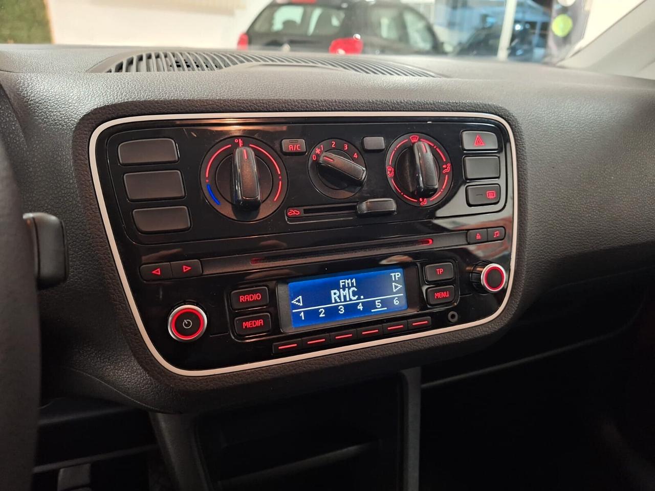 Volkswagen up! 1.0 60CV - TAKE UP!