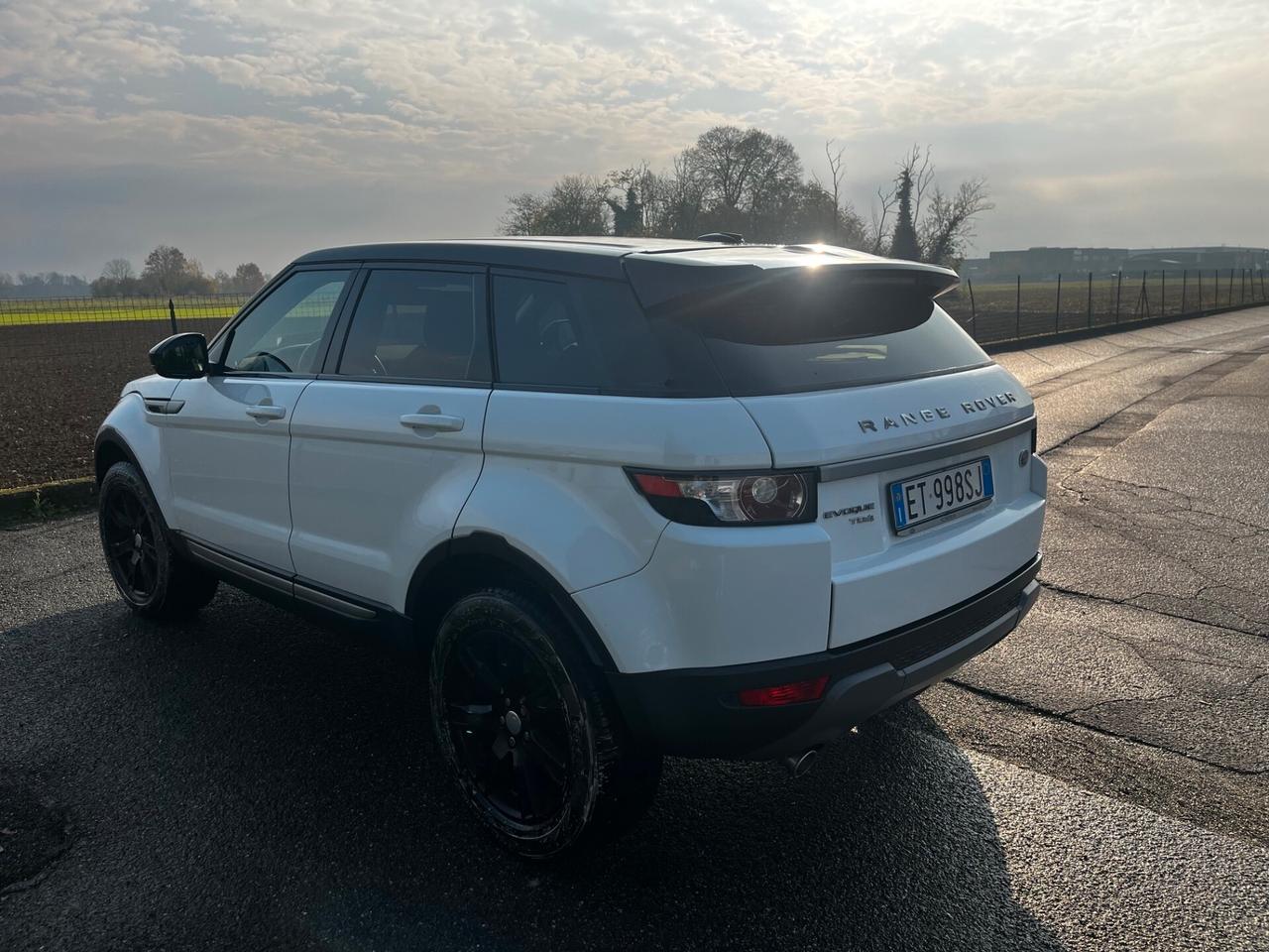 Land Rover Range Evoque 2.2 4X4 TD4 5p. Pure Tech Pack Launch Edition