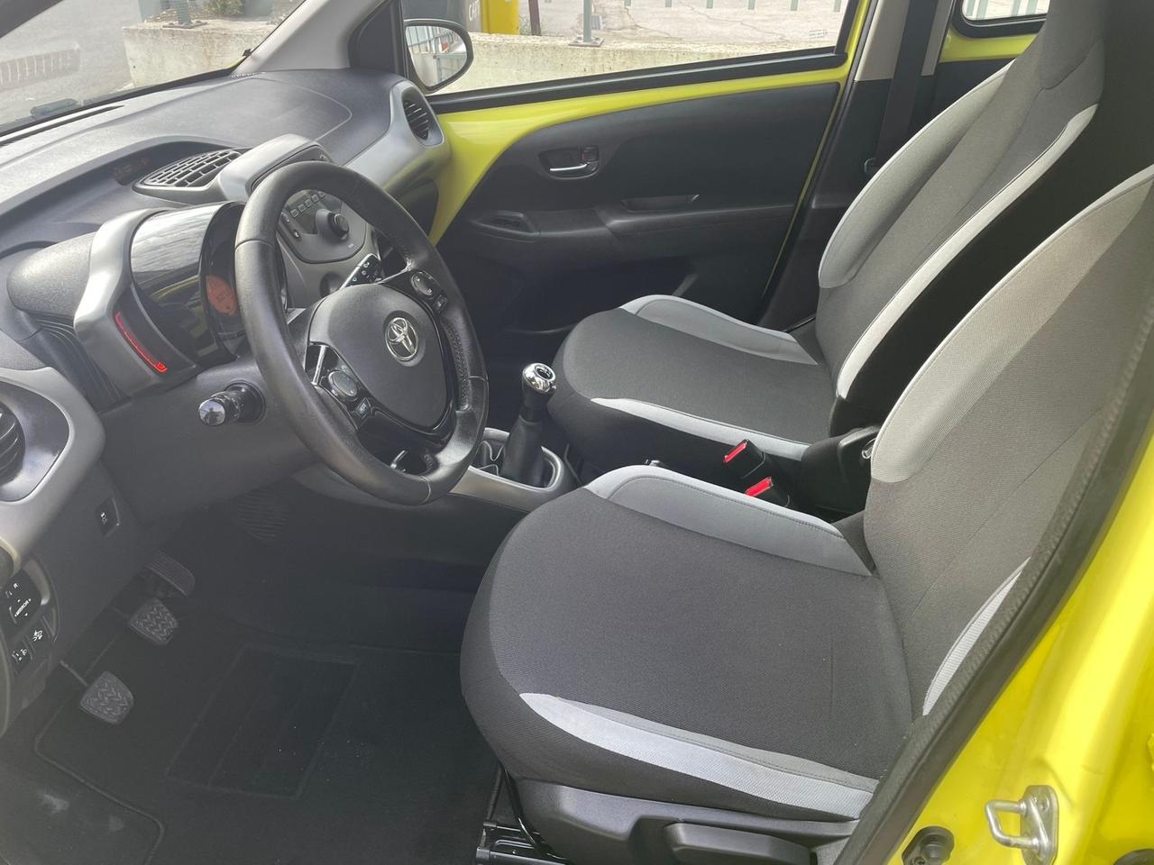 Toyota Aygo 1.0 VVT-i 69 CV 5 porte x-business