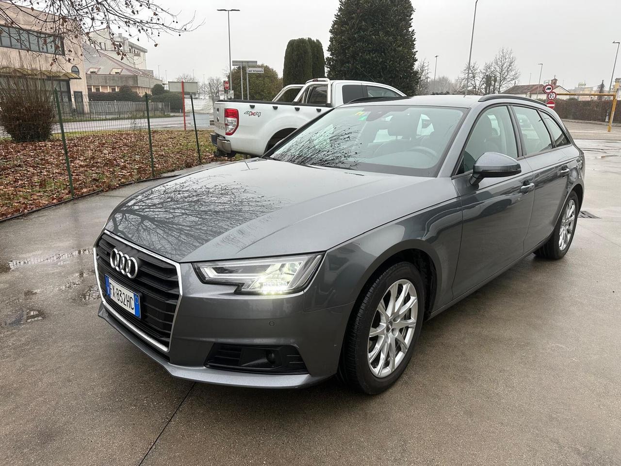 Audi A4 Avant 40 TDI quattro Prezzo x EXPORT