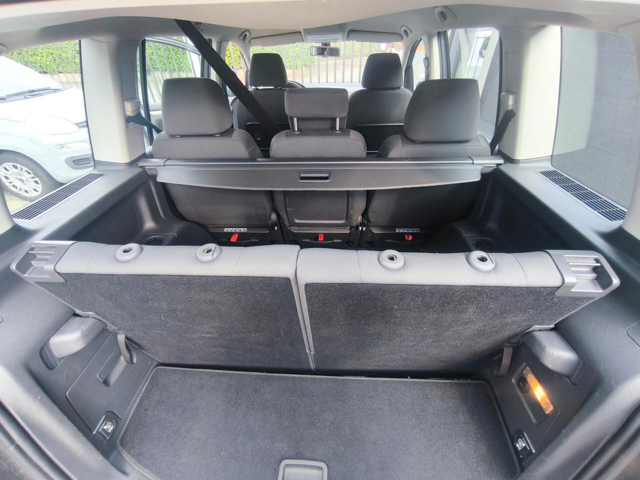 VOLKWAGEN TOURAN 1,9 TDI- 7 POSTI -OK NEOPATENTATI-KM 130000