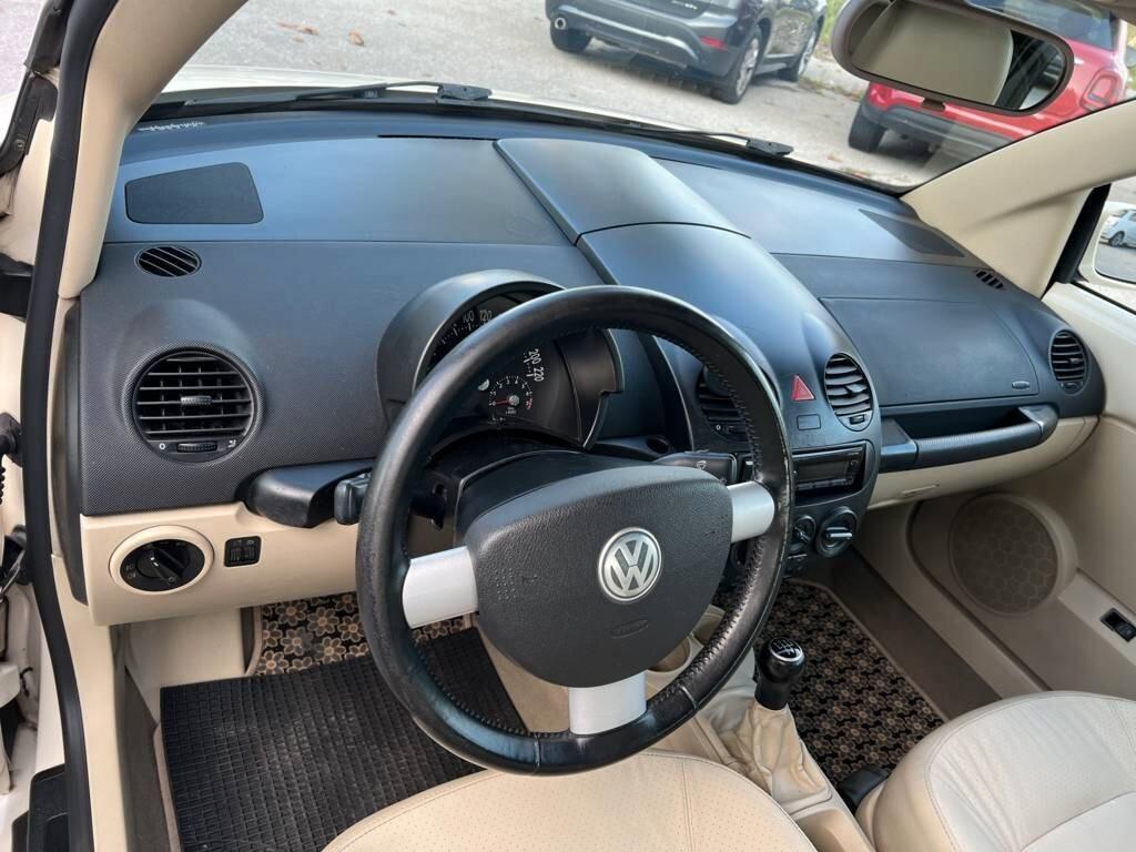 Volkswagen New Beetle 2.0 Cabrio