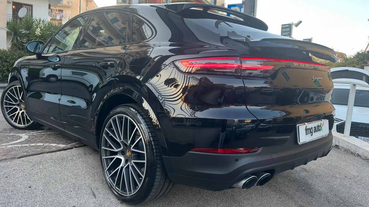 Porsche Cayenne Coupé 3.0 V6 E-Hybrid Tetto Nav/Sospens/22"/Scarichi Sport