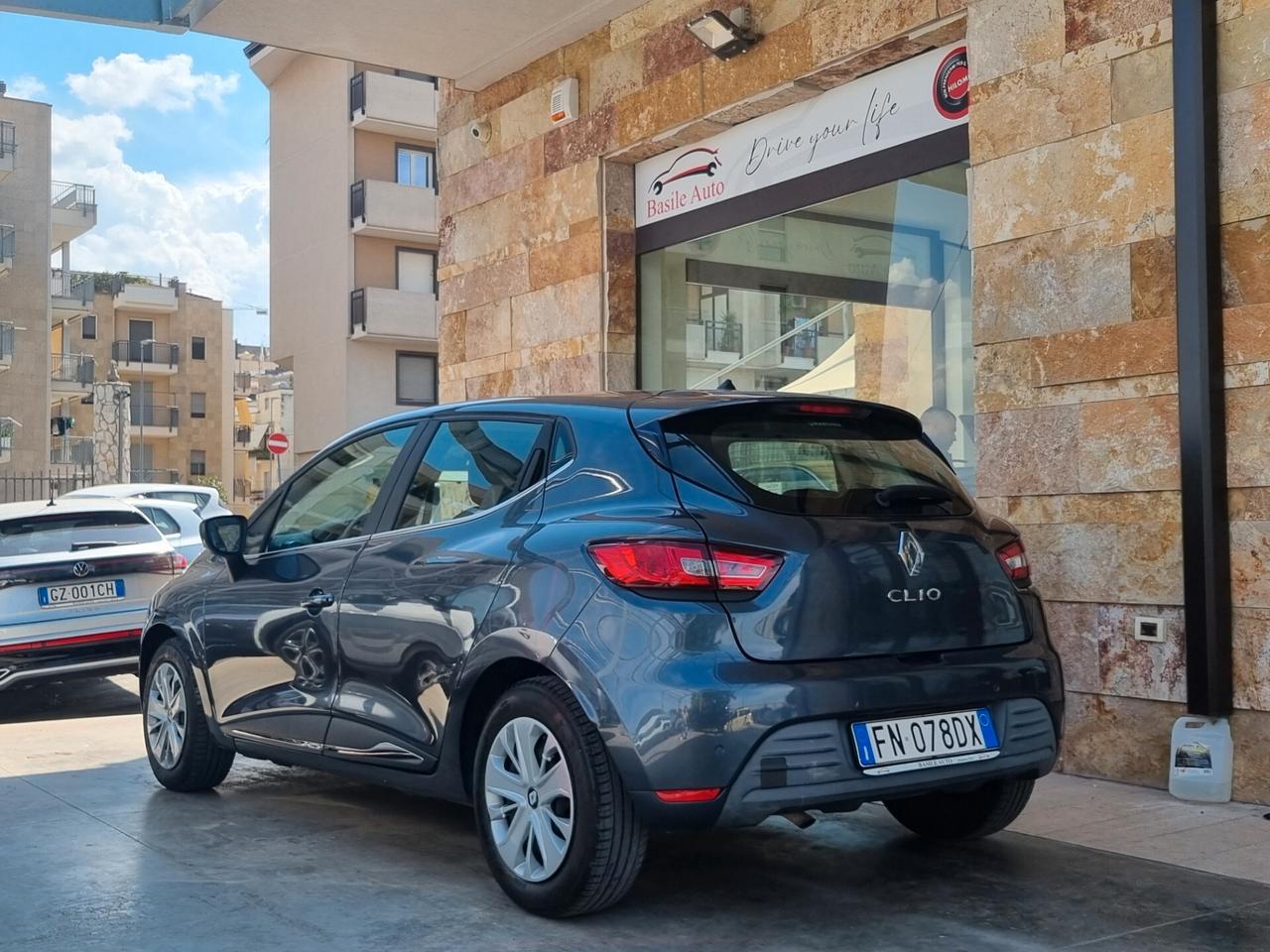 Clio IV 2017 1.2 16v Zen 75cv