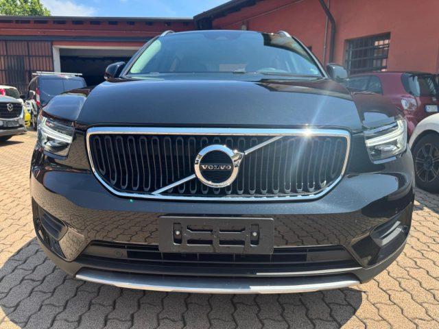 VOLVO XC40 T2 Momentum Pro (AUTOCARRO N1)