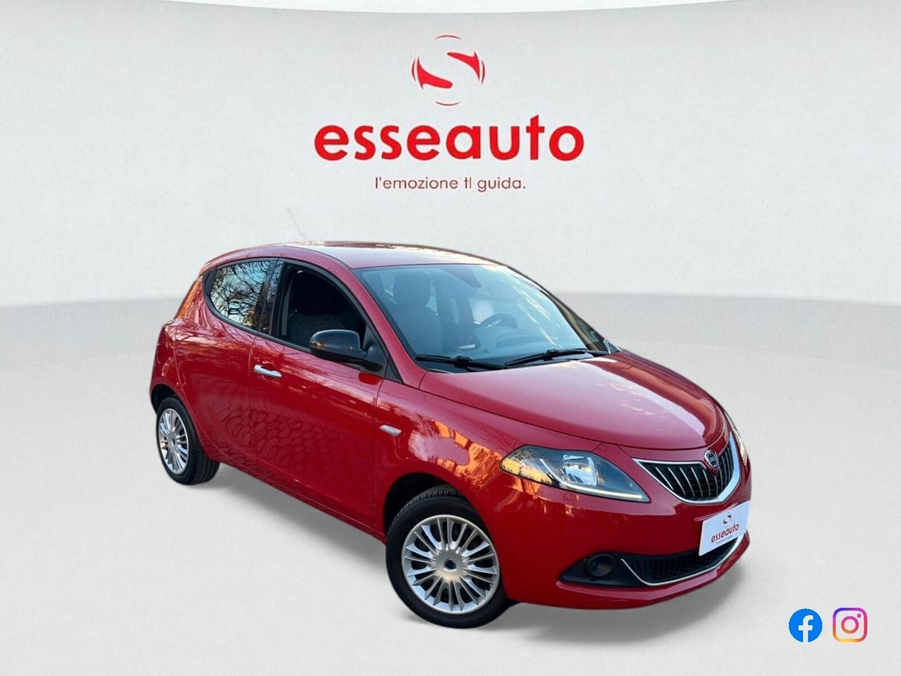 Lancia Ypsilon 1.0 FireFly 5 porte S&S Hybrid Ecochic Silver