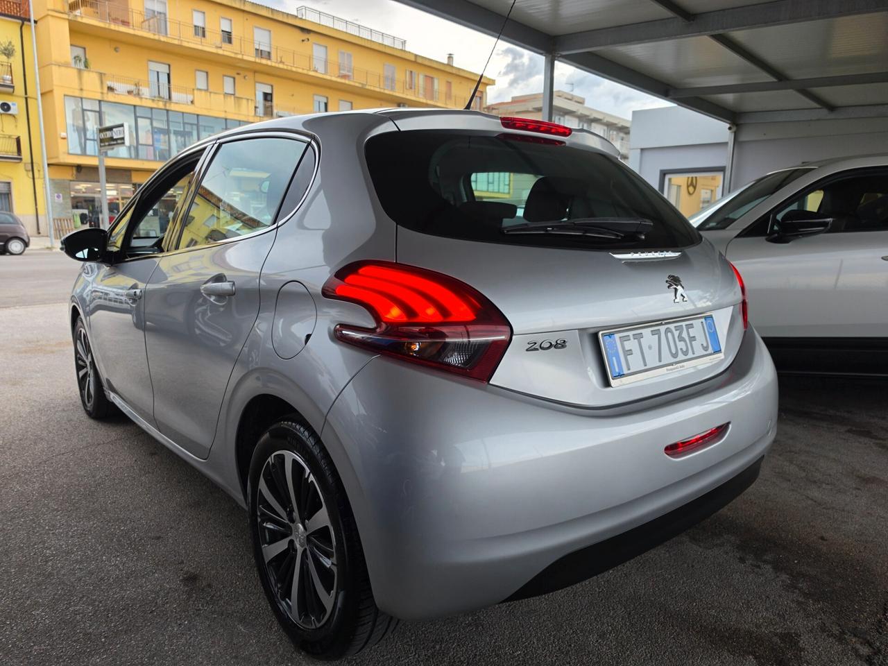 Peugeot 208 BlueHDi 75 5 porte Allure