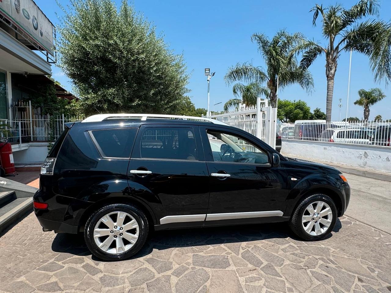 Mitsubishi Outlander 2.2 DI-D Instyle 7 p.ti DPF
