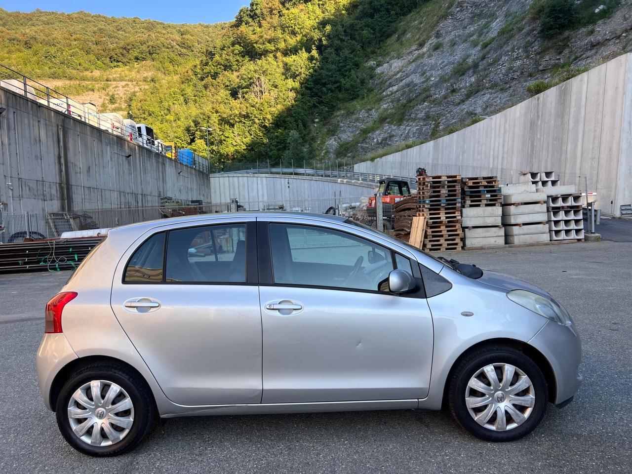 Toyota Yaris 1.3 5 porte Sol