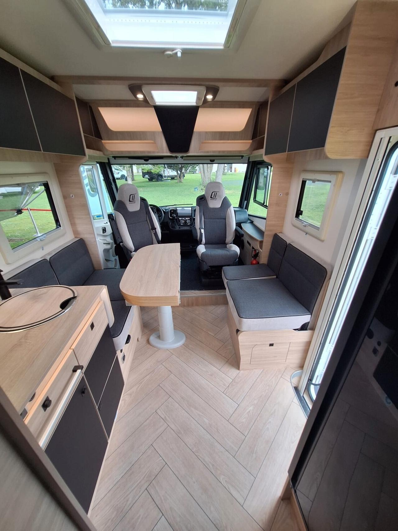 Challenger 3048 MOTORHOME € 86.900 cambio automatico -extra accessoriato letto nautico