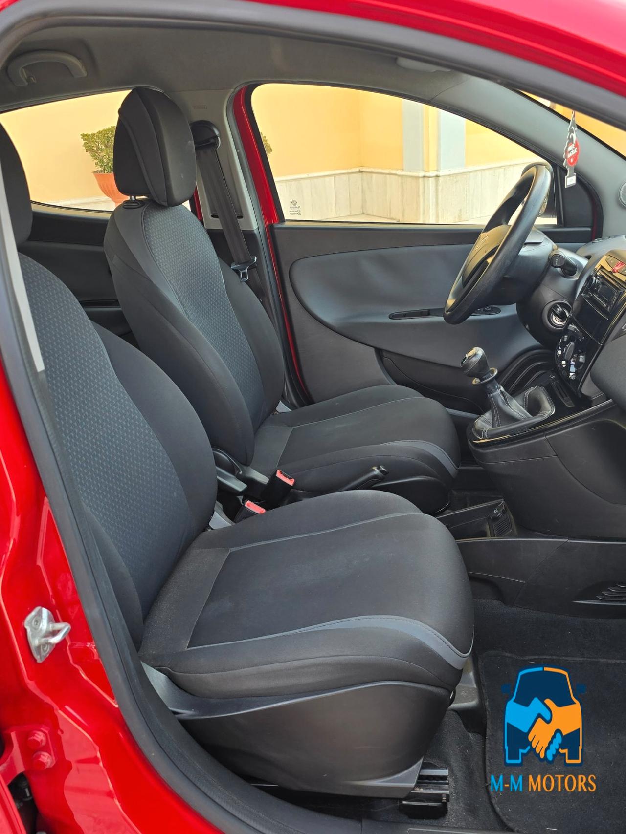 Lancia Ypsilon 5 Porte Ypsilon 0.9 t.air Silver ecochic metano 80cv