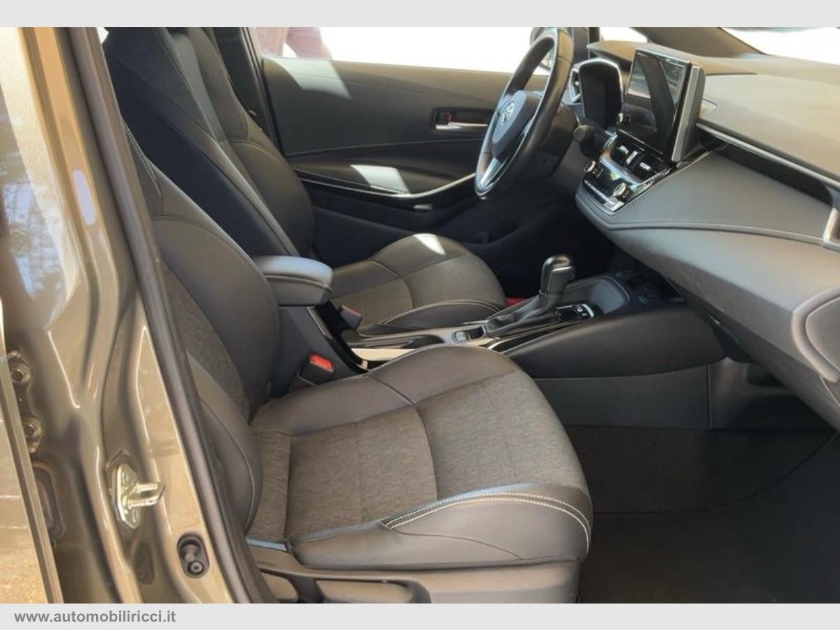 TOYOTA Corolla 1.8 Hybrid Style