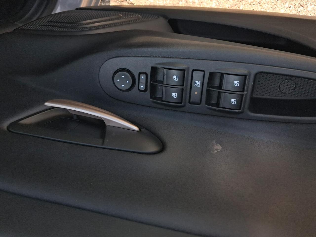 Lancia Ypsilon 1.0 5 P S&S Hybrid A. Ferretti