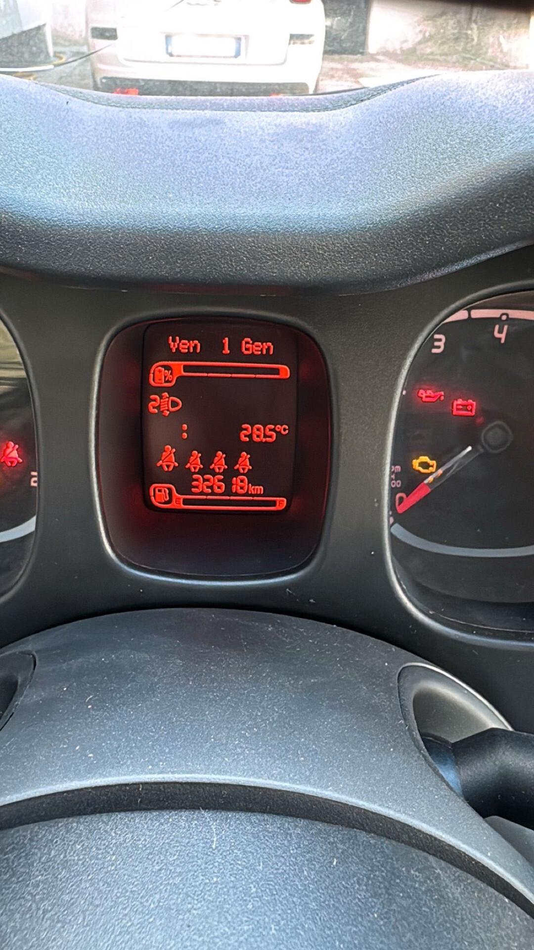 Fiat Panda 1.0 FireFly S&S Hybrid Elettrica - Benzina