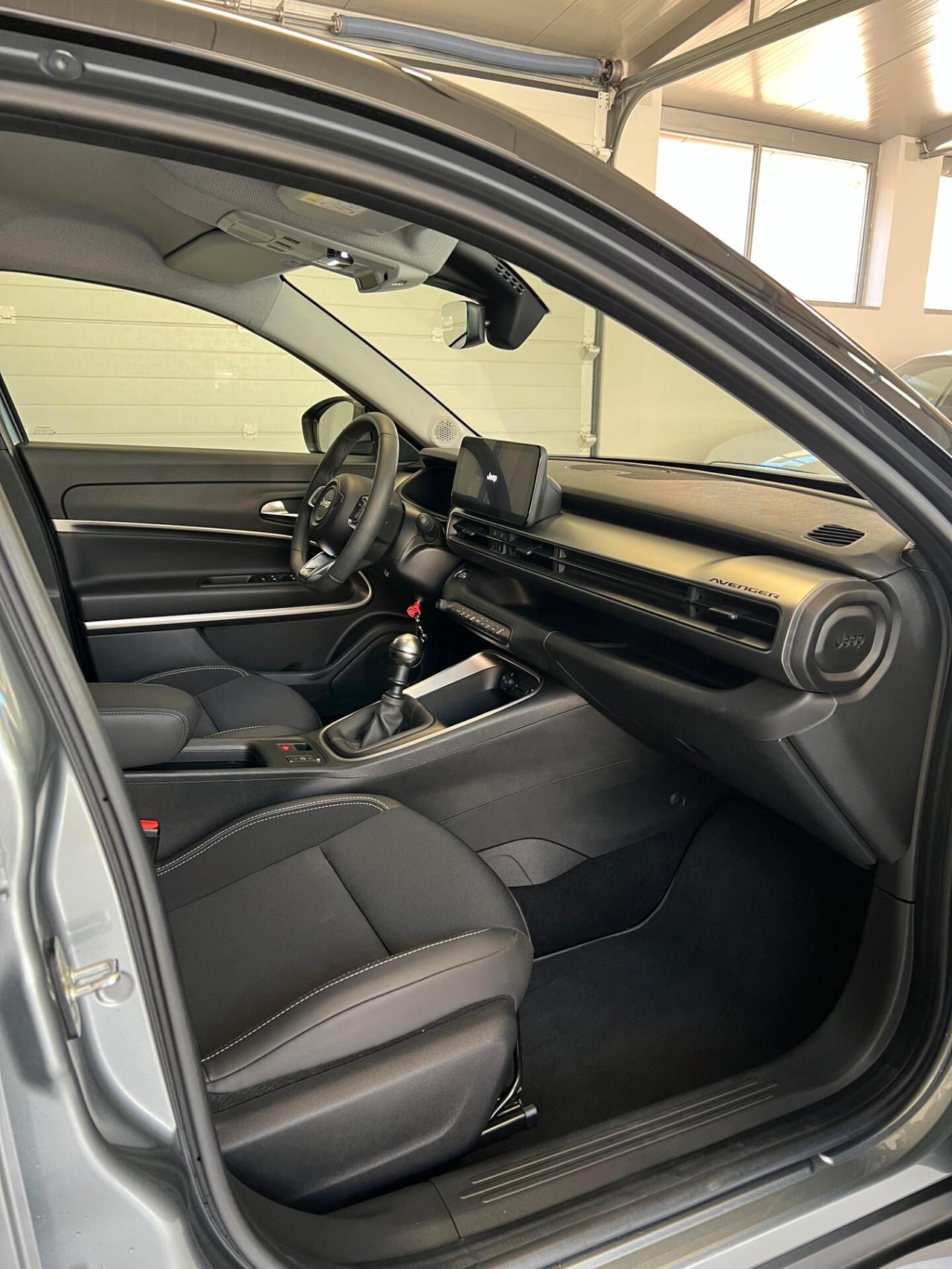 Jeep Avenger 1.2 Turbo 100 CV Summit